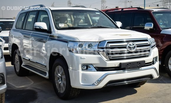 Acheter Import Voiture Toyota Land Cruiser Blanc à Import - Dubai, Kailahun Acheter Import Voiture Toyota Land Cruiser Blanc à Import - Dubai, Kailahun