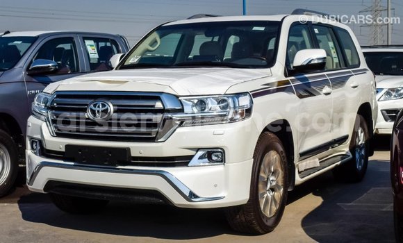 Acheter Import Voiture Toyota Land Cruiser Blanc à Import - Dubai, Kailahun Acheter Import Voiture Toyota Land Cruiser Blanc à Import - Dubai, Kailahun