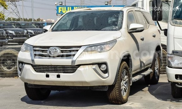 Buy Import Toyota Fortuner White Car in Import - Dubai in Kailahun Buy Import Toyota Fortuner White Car in Import - Dubai in Kailahun