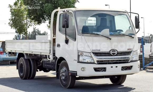 Buy Import Hino 300 Series White Truck in Import - Dubai in Kailahun Buy Import Hino 300 Series White Truck in Import - Dubai in Kailahun