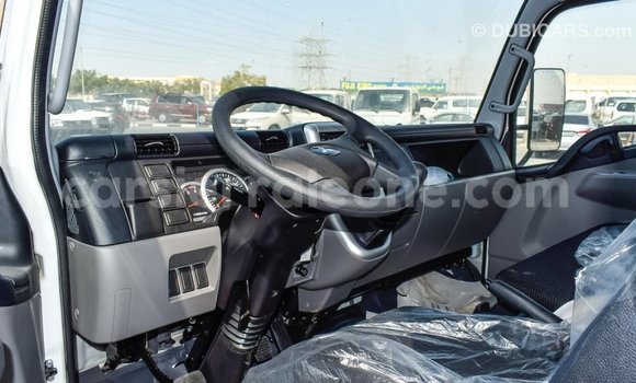 Buy Import Mitsubishi Carisma White Car in Import - Dubai in Kailahun Buy Import Mitsubishi Carisma White Car in Import - Dubai in Kailahun