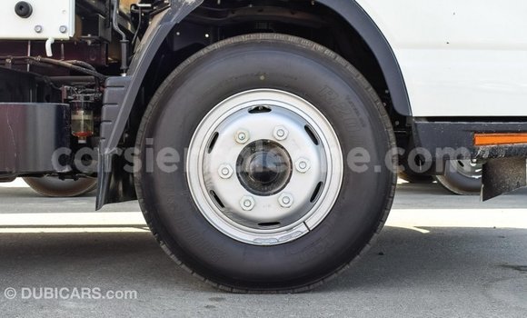 Buy Import Mitsubishi Carisma White Car in Import - Dubai in Kailahun