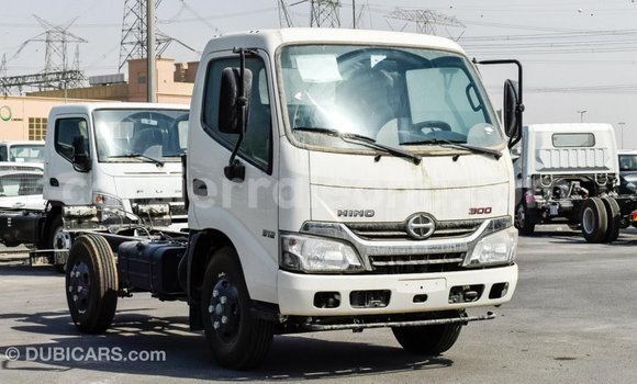 Buy Import Hino 300 Series White Truck in Import - Dubai in Kailahun Buy Import Hino 300 Series White Truck in Import - Dubai in Kailahun