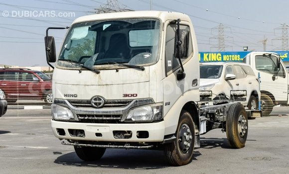 Buy Import Hino 300 Series White Truck in Import - Dubai in Kailahun Buy Import Hino 300 Series White Truck in Import - Dubai in Kailahun