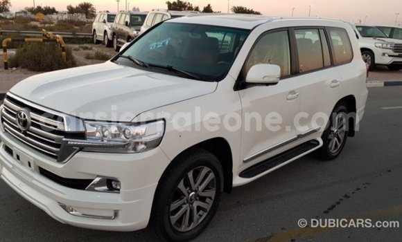 Buy Import Toyota Land Cruiser White Car in Import - Dubai in Kailahun Buy Import Toyota Land Cruiser White Car in Import - Dubai in Kailahun