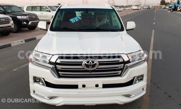 Buy Import Toyota Land Cruiser White Car in Import - Dubai in Kailahun Buy Import Toyota Land Cruiser White Car in Import - Dubai in Kailahun
