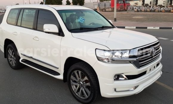 Buy Import Toyota Land Cruiser White Car in Import - Dubai in Kailahun Buy Import Toyota Land Cruiser White Car in Import - Dubai in Kailahun
