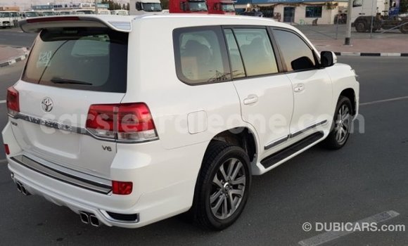 Buy Import Toyota Land Cruiser White Car in Import - Dubai in Kailahun Buy Import Toyota Land Cruiser White Car in Import - Dubai in Kailahun