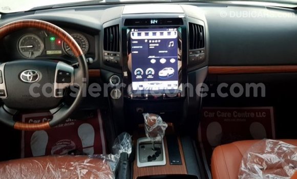 Buy Import Toyota Land Cruiser White Car in Import - Dubai in Kailahun Buy Import Toyota Land Cruiser White Car in Import - Dubai in Kailahun