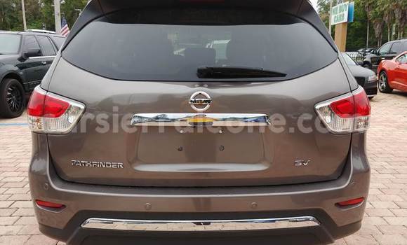 Buy Used Nissan Pathfinder Beige Car in Freetown in Western Urban Buy Used Nissan Pathfinder Beige Car in Freetown in Western Urban