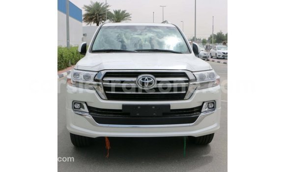 Acheter Import Voiture Toyota Land Cruiser Blanc à Import - Dubai, Kailahun Acheter Import Voiture Toyota Land Cruiser Blanc à Import - Dubai, Kailahun