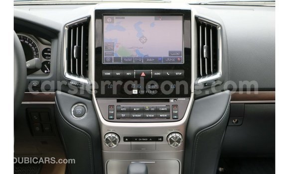 Acheter Import Voiture Toyota Land Cruiser Blanc à Import - Dubai, Kailahun Acheter Import Voiture Toyota Land Cruiser Blanc à Import - Dubai, Kailahun