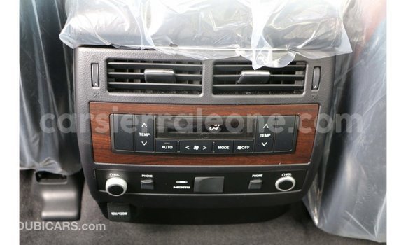Acheter Import Voiture Toyota Land Cruiser Blanc à Import - Dubai, Kailahun Acheter Import Voiture Toyota Land Cruiser Blanc à Import - Dubai, Kailahun