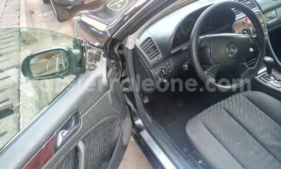 Acheter Occasion Voiture Mercedes‒Benz CLK–Class Noir à Freetown, Western Urban Acheter Occasion Voiture Mercedes‒Benz CLK–Class Noir à Freetown, Western Urban