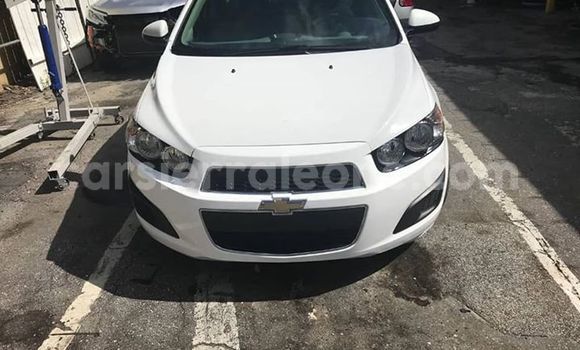 Acheter Occasion Voiture Chevrolet Sonic Blanc à Freetown, Western Urban Acheter Occasion Voiture Chevrolet Sonic Blanc à Freetown, Western Urban
