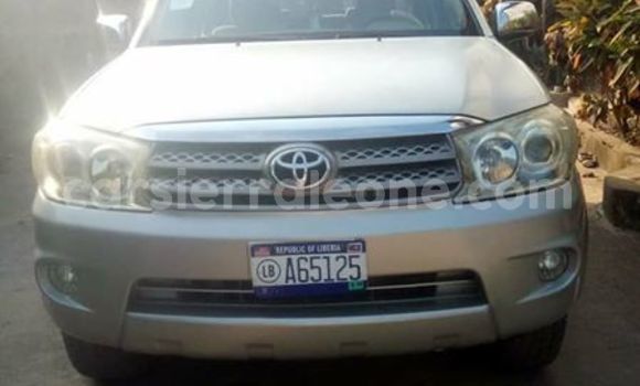 Acheter Occasion Voiture Toyota Fortuner Gris à Freetown, Western Urban Acheter Occasion Voiture Toyota Fortuner Gris à Freetown, Western Urban