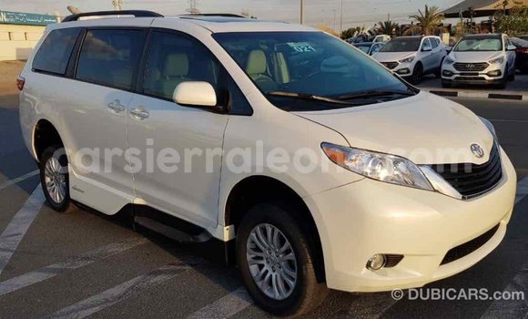 Buy Import Toyota Sienna White Car in Import - Dubai in Kailahun Buy Import Toyota Sienna White Car in Import - Dubai in Kailahun