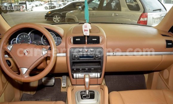 Buy Import Porsche Cayenne Green Car in Import - Dubai in Kailahun Buy Import Porsche Cayenne Green Car in Import - Dubai in Kailahun