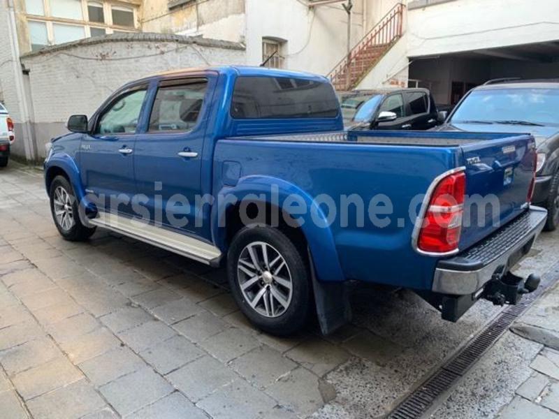 Big with watermark hilux4