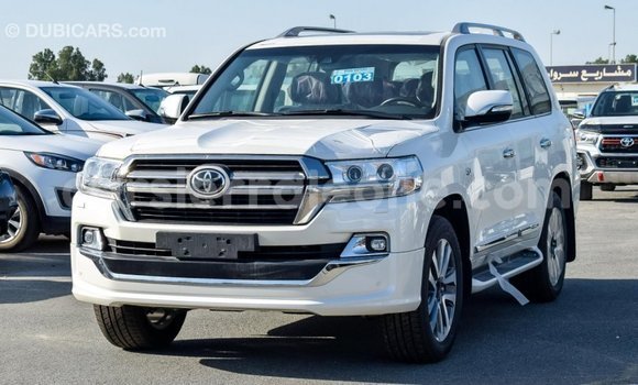 Buy Import Toyota Land Cruiser White Car in Import - Dubai in Kailahun Buy Import Toyota Land Cruiser White Car in Import - Dubai in Kailahun