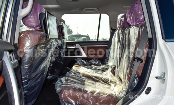 Buy Import Toyota Land Cruiser White Car in Import - Dubai in Kailahun Buy Import Toyota Land Cruiser White Car in Import - Dubai in Kailahun