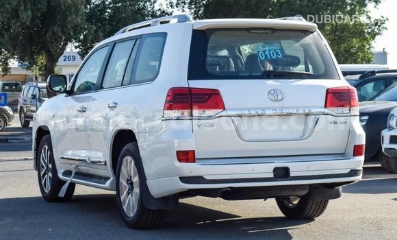 Buy Import Toyota Land Cruiser White Car in Import - Dubai in Kailahun Buy Import Toyota Land Cruiser White Car in Import - Dubai in Kailahun