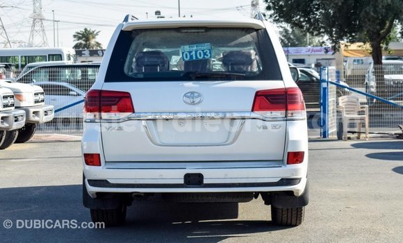 Buy Import Toyota Land Cruiser White Car in Import - Dubai in Kailahun Buy Import Toyota Land Cruiser White Car in Import - Dubai in Kailahun