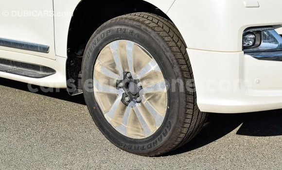Buy Import Toyota Land Cruiser White Car in Import - Dubai in Kailahun Buy Import Toyota Land Cruiser White Car in Import - Dubai in Kailahun