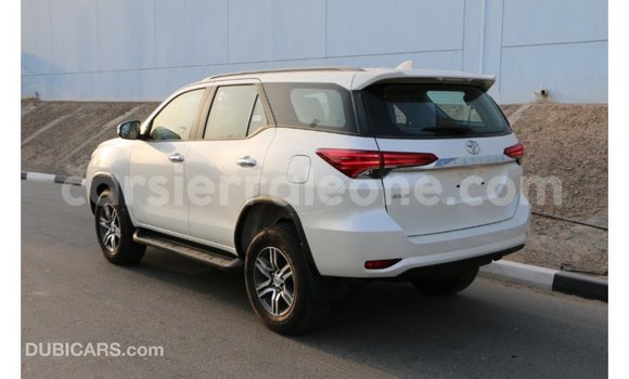 Acheter Import Voiture Toyota Fortuner Noir à Import - Dubai, Kailahun Acheter Import Voiture Toyota Fortuner Noir à Import - Dubai, Kailahun