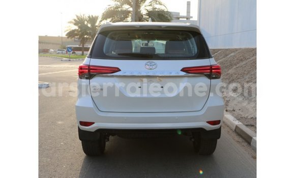 Acheter Import Voiture Toyota Fortuner Noir à Import - Dubai, Kailahun Acheter Import Voiture Toyota Fortuner Noir à Import - Dubai, Kailahun