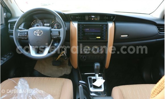 Acheter Import Voiture Toyota Fortuner Noir à Import - Dubai, Kailahun Acheter Import Voiture Toyota Fortuner Noir à Import - Dubai, Kailahun