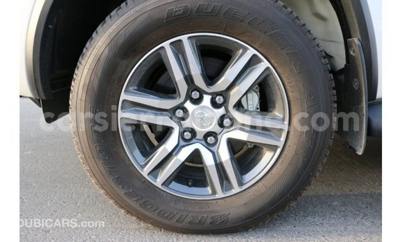 Acheter Import Voiture Toyota Fortuner Noir à Import - Dubai, Kailahun Acheter Import Voiture Toyota Fortuner Noir à Import - Dubai, Kailahun