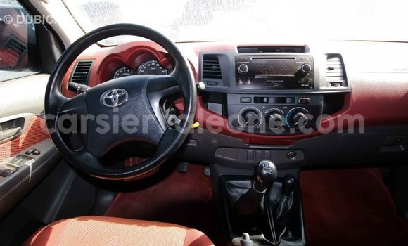 Acheter Import Voiture Toyota Hilux Rouge à Import - Dubai, Kailahun Acheter Import Voiture Toyota Hilux Rouge à Import - Dubai, Kailahun