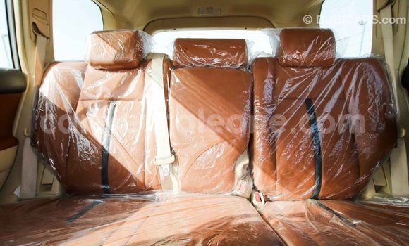 Acheter Import Voiture Toyota Prado Blanc à Import - Dubai, Kailahun Acheter Import Voiture Toyota Prado Blanc à Import - Dubai, Kailahun