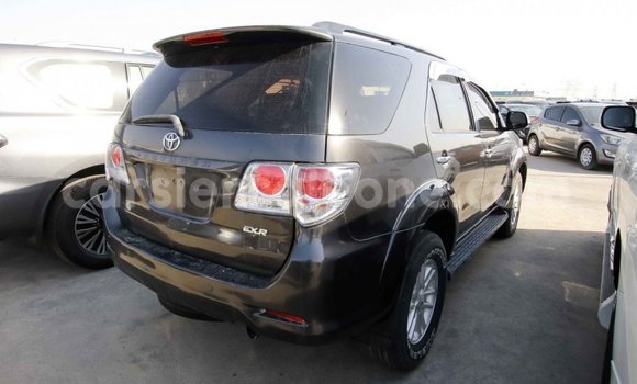 Acheter Import Voiture Toyota Fortuner Autre à Import - Dubai, Kailahun Acheter Import Voiture Toyota Fortuner Autre à Import - Dubai, Kailahun