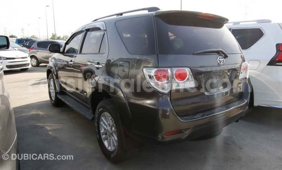 Acheter Import Voiture Toyota Fortuner Autre à Import - Dubai, Kailahun Acheter Import Voiture Toyota Fortuner Autre à Import - Dubai, Kailahun