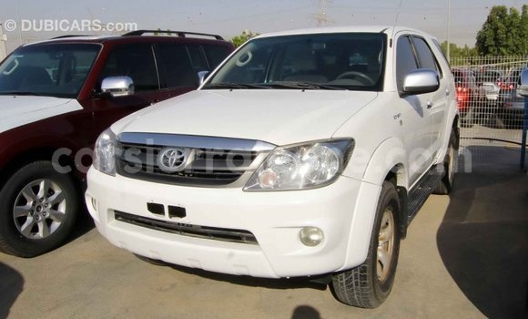 Acheter Import Voiture Toyota Fortuner Blanc à Import - Dubai, Kailahun Acheter Import Voiture Toyota Fortuner Blanc à Import - Dubai, Kailahun