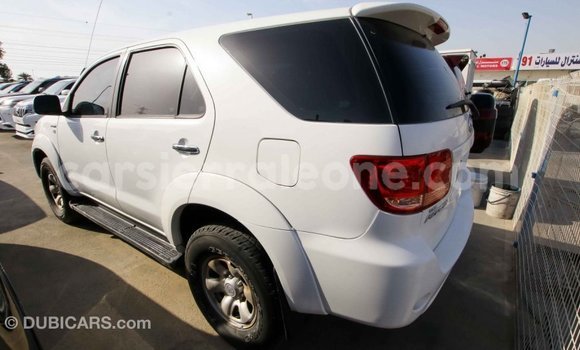 Acheter Import Voiture Toyota Fortuner Blanc à Import - Dubai, Kailahun Acheter Import Voiture Toyota Fortuner Blanc à Import - Dubai, Kailahun