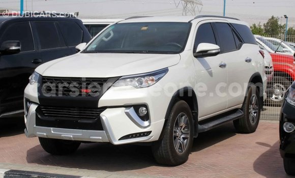 Buy Import Toyota Fortuner White Car in Import - Dubai in Kailahun Buy Import Toyota Fortuner White Car in Import - Dubai in Kailahun