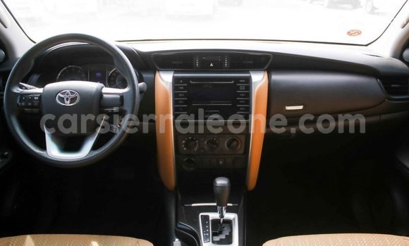 Buy Import Toyota Fortuner White Car in Import - Dubai in Kailahun Buy Import Toyota Fortuner White Car in Import - Dubai in Kailahun