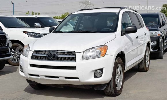 Buy Import Toyota 4Runner White Car in Import - Dubai in Kailahun Buy Import Toyota 4Runner White Car in Import - Dubai in Kailahun