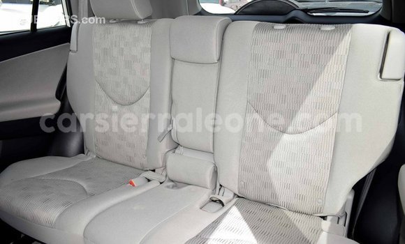 Buy Import Toyota 4Runner White Car in Import - Dubai in Kailahun Buy Import Toyota 4Runner White Car in Import - Dubai in Kailahun