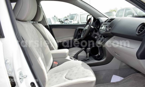 Buy Import Toyota 4Runner White Car in Import - Dubai in Kailahun Buy Import Toyota 4Runner White Car in Import - Dubai in Kailahun