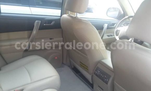 Buy Used Toyota Highlander Red Car in Freetown in Western Urban Buy Used Toyota Highlander Red Car in Freetown in Western Urban