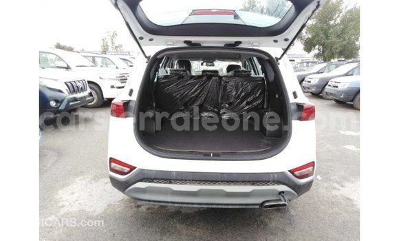 Buy Import Hyundai Santa Fe White Car in Import - Dubai in Kailahun Buy Import Hyundai Santa Fe White Car in Import - Dubai in Kailahun