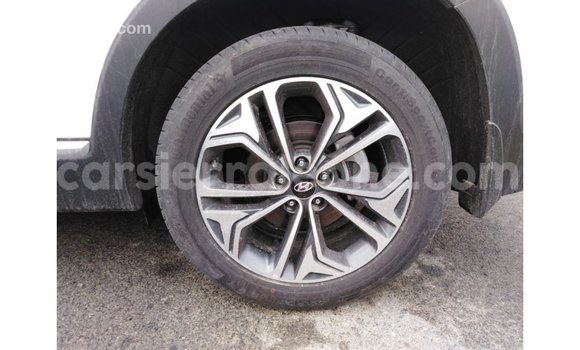 Buy Import Hyundai Santa Fe White Car in Import - Dubai in Kailahun Buy Import Hyundai Santa Fe White Car in Import - Dubai in Kailahun