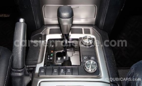 Buy Import Toyota Land Cruiser White Car in Import - Dubai in Kailahun Buy Import Toyota Land Cruiser White Car in Import - Dubai in Kailahun