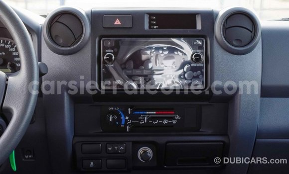 Buy Import Toyota Pickup White Car in Import - Dubai in Kailahun Buy Import Toyota Pickup White Car in Import - Dubai in Kailahun