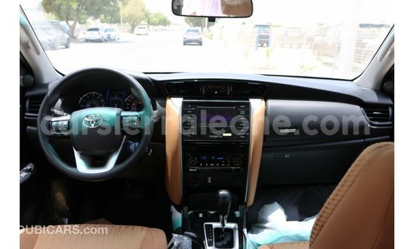 Acheter Import Voiture Toyota Fortuner Noir à Import - Dubai, Kailahun Acheter Import Voiture Toyota Fortuner Noir à Import - Dubai, Kailahun
