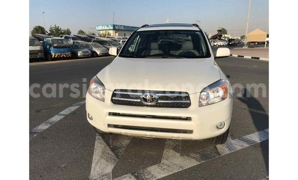 Buy Import Toyota 4Runner White Car in Import - Dubai in Kailahun Buy Import Toyota 4Runner White Car in Import - Dubai in Kailahun